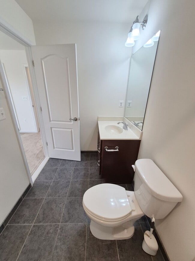 Building Photo - 15 Sweet William Dr