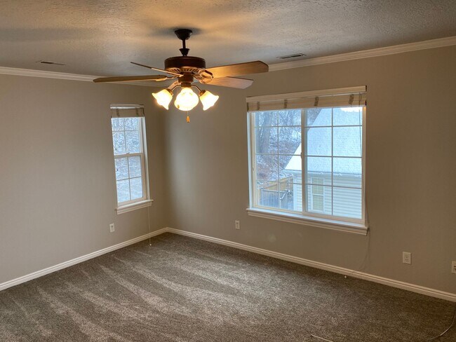 Building Photo - Nice home in great location