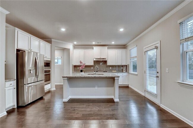 Building Photo - 461 Paxton LN