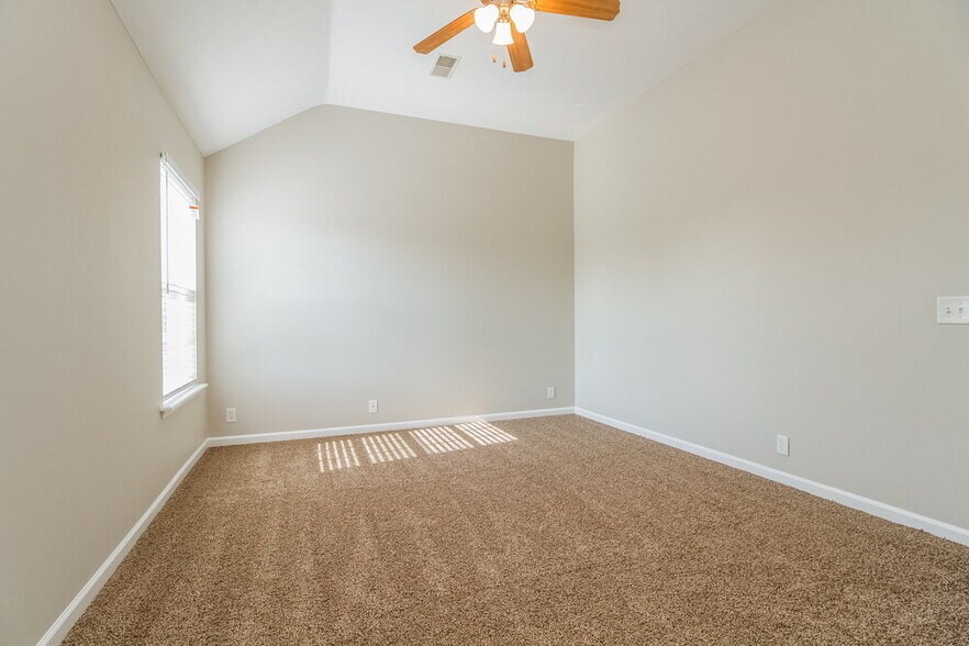 Building Photo - 3064 Ace Wintermeyer Dr