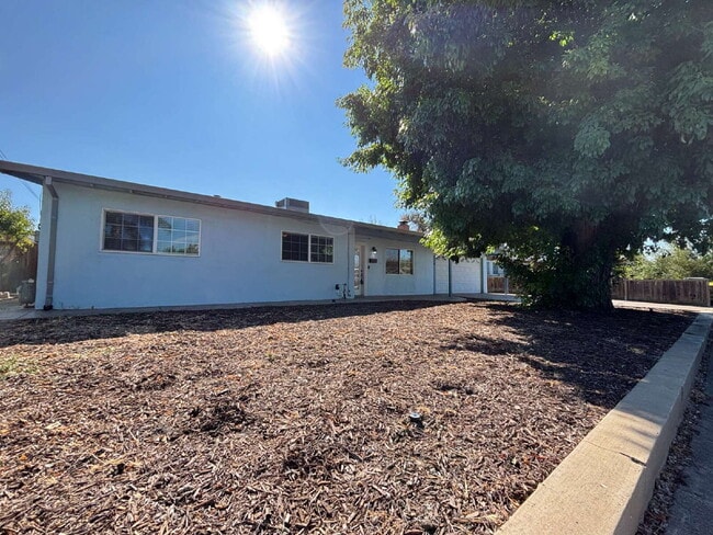 Building Photo - "Charming 3-Bed Concord Gem with Granite C...