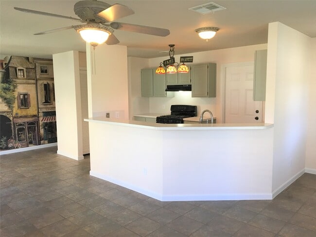 Building Photo - 12944 Orion Ct E