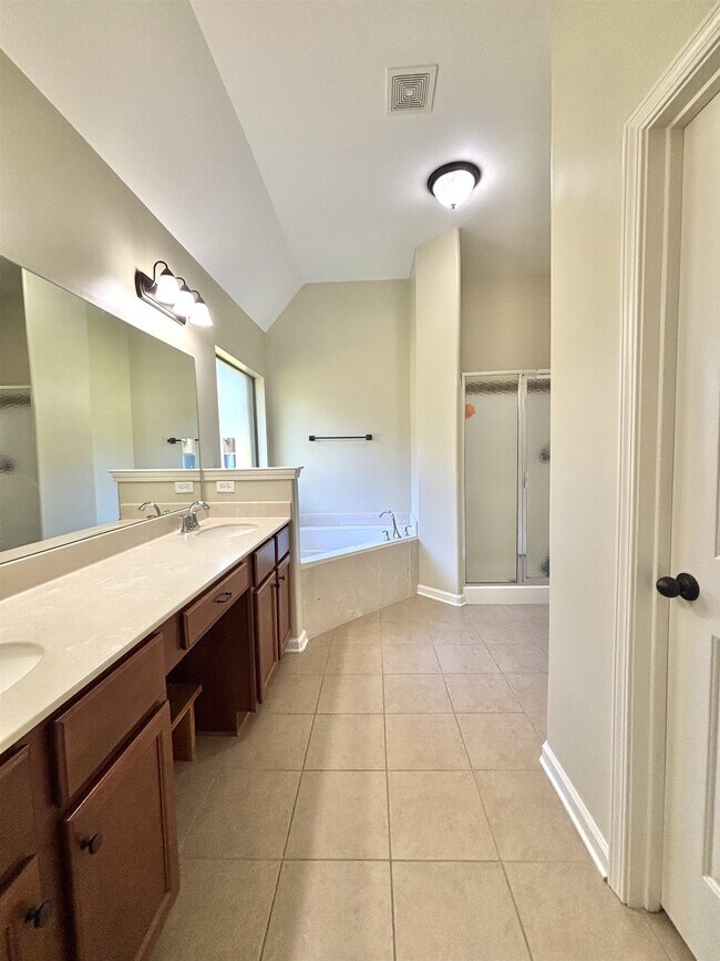 Building Photo - 6399 William Hill Dr
