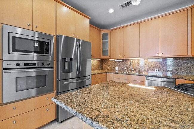 Building Photo - 7622 Herschel Ave
