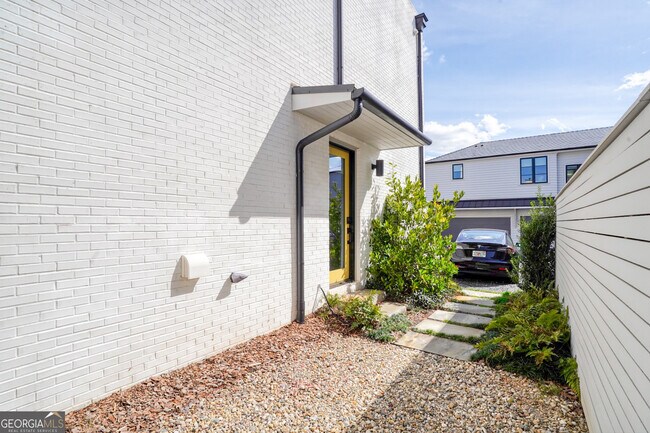 Building Photo - 157 Ravenhurst Ln