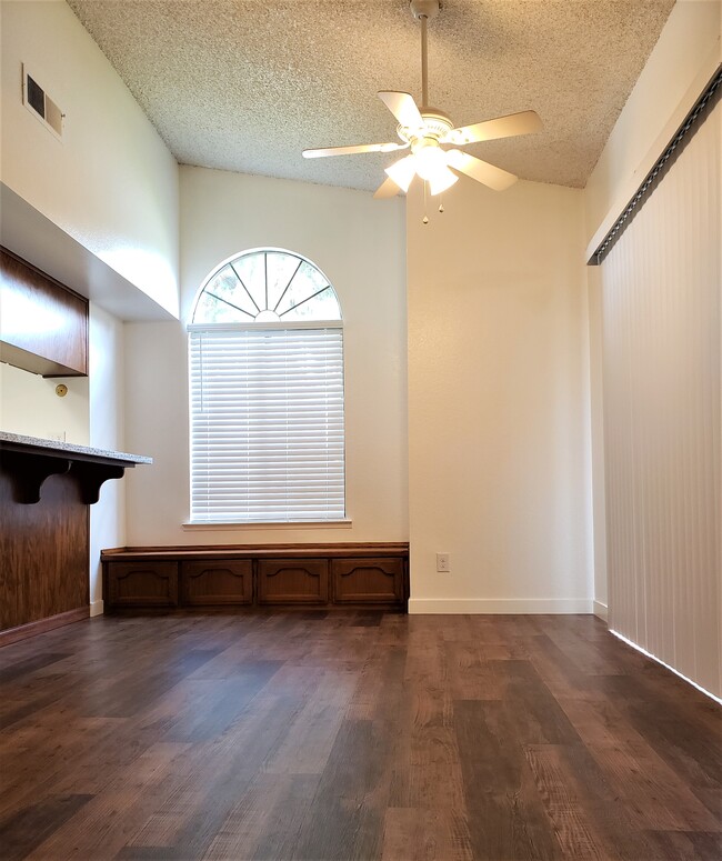 Dining Area - 4617 N Charles Ave