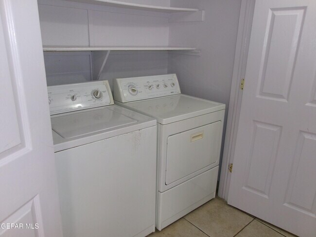 Building Photo - 303 McClintock Dr