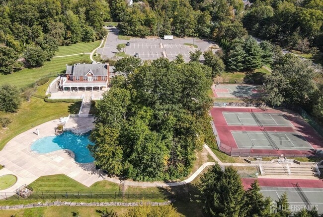 Building Photo - 302 Berkshire Dr