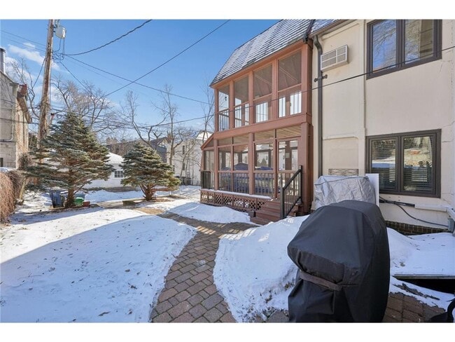 Building Photo - 1721 Humboldt Ave S