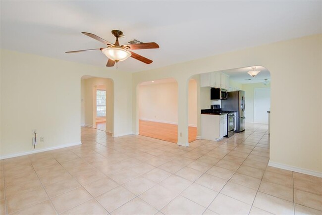 Building Photo - 8807 McAvoy Dr