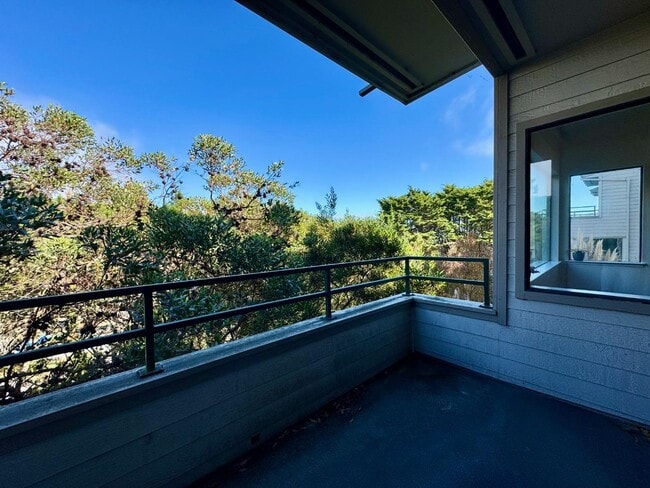 Building Photo - 59 Appian Way