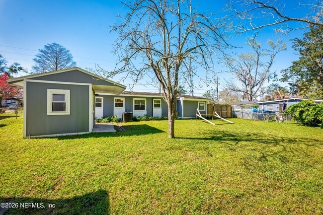 Building Photo - 909 Westgate Dr