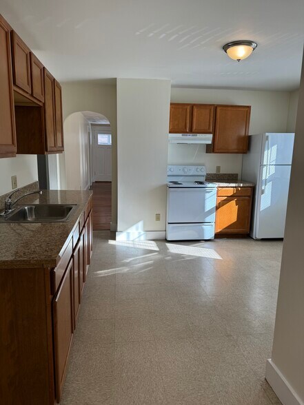 Building Photo - 86 Jenness St