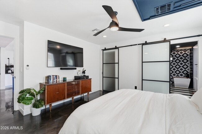 Building Photo - 2812 N 71st Pl