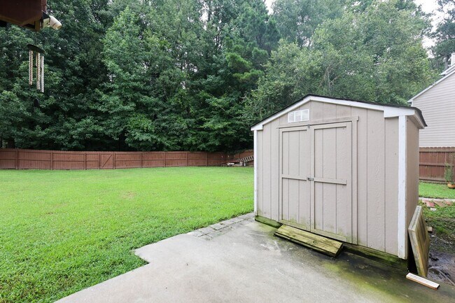Building Photo - 2895 Haynes Club Cir SW