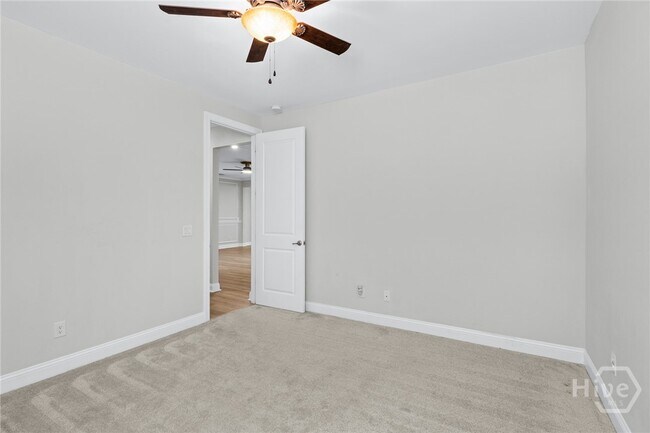 Building Photo - 241 Ridgewood Park Dr S