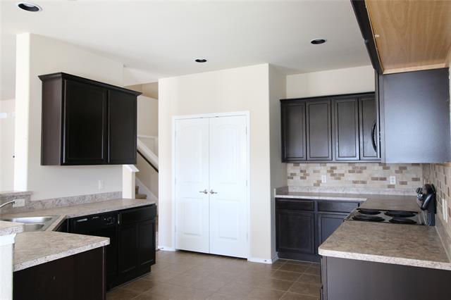 Building Photo - 2101 Hickory Trail