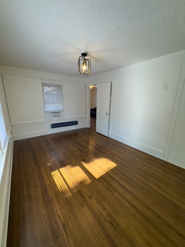 Building Photo - 3120 Cottage Grove Ave