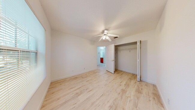 Building Photo - 105 Pheasant Run Blvd