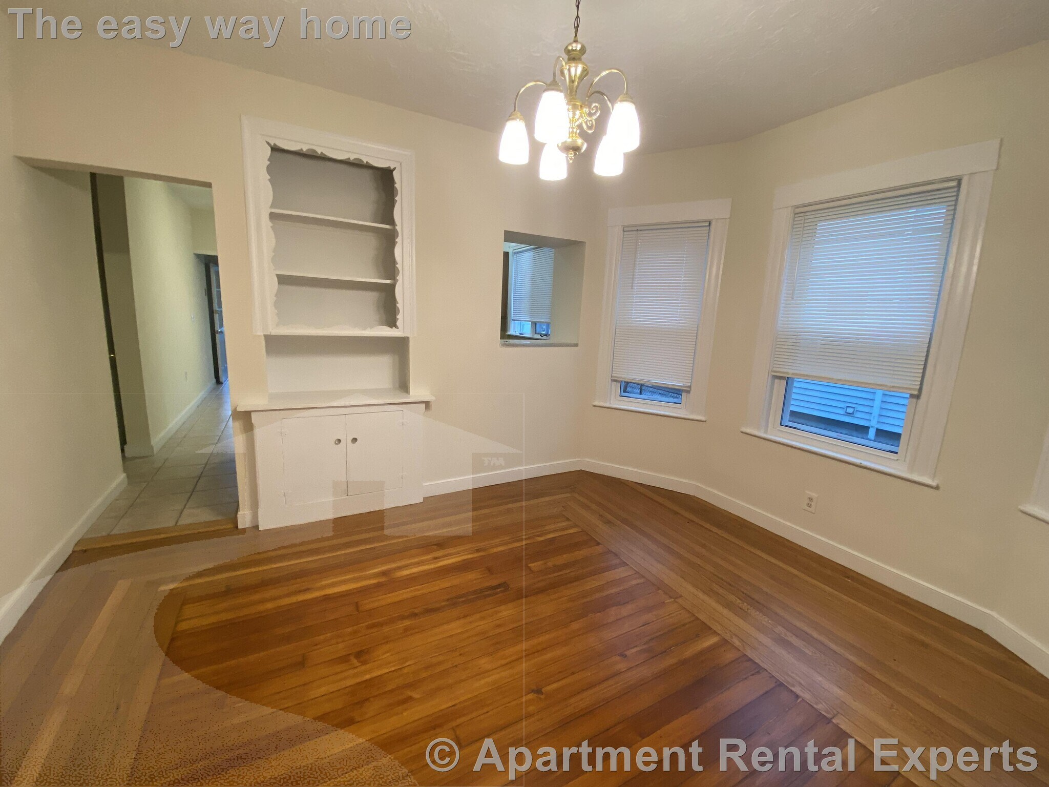 Building Photo - 1028 Fellsway