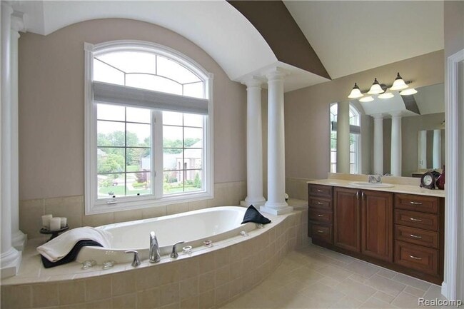 Building Photo - 26131 Sunbury Ct