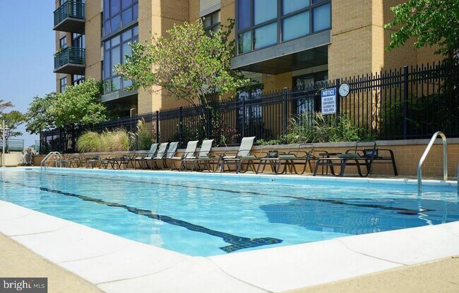 Building Photo - 2720 S Arlington Mill Dr