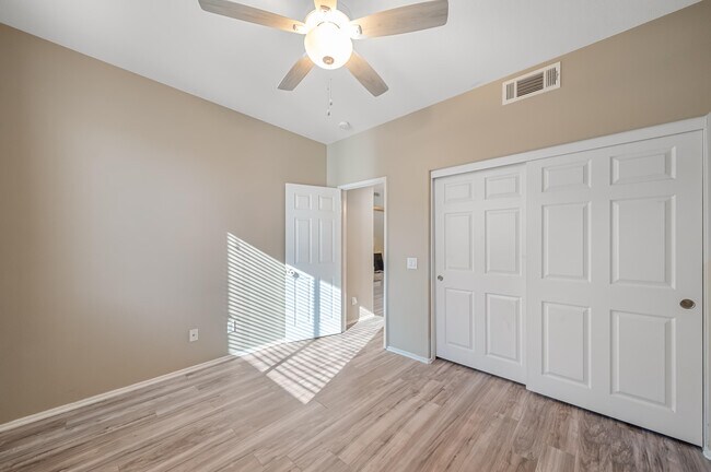 Building Photo - 79910 Camden Dr