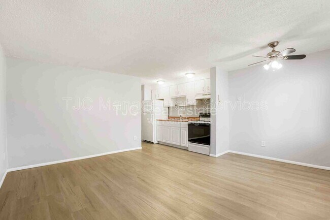 Building Photo - 1138 Corona St