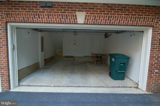 Building Photo - 2404 13th Ct N