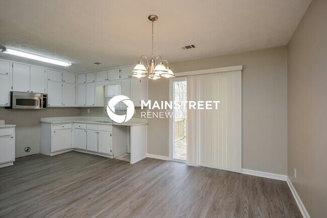 Building Photo - 3 Bedroom Pet-Friendly Home in Ellenwood, GA with Main Street Renewal