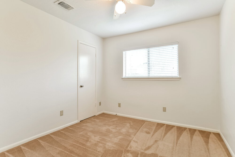 Building Photo - 6527 La Violetta Dr