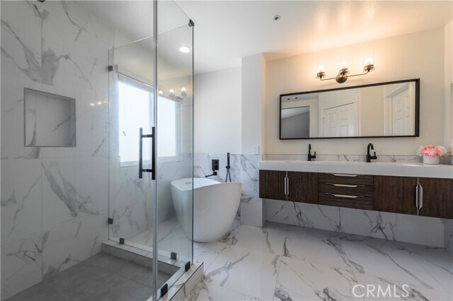 Building Photo - 11208 Greycliff Ave