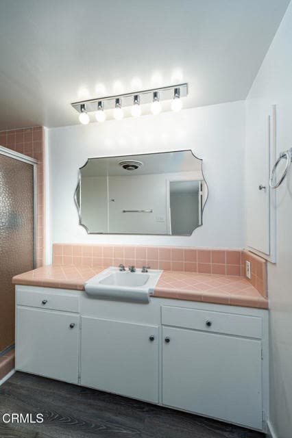 Building Photo - 681 S Orange Grove Blvd