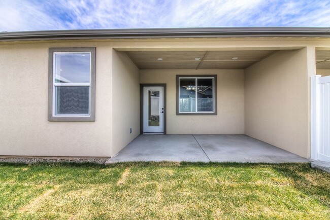 Building Photo - Gorgeous 3 Bedroom Home in West Valley