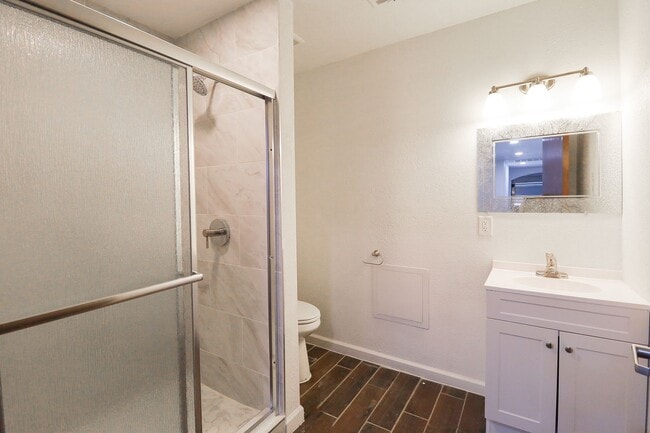 Building Photo - 4 Bed | 2 Bath in East Tulsa!