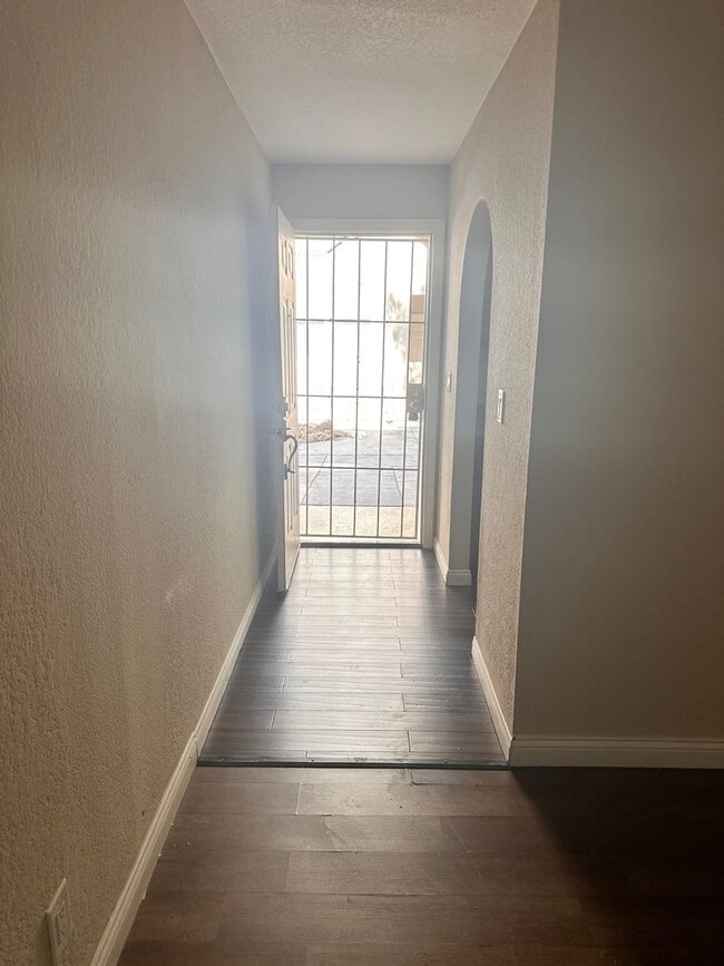 Building Photo - WE PAY REFERRAL