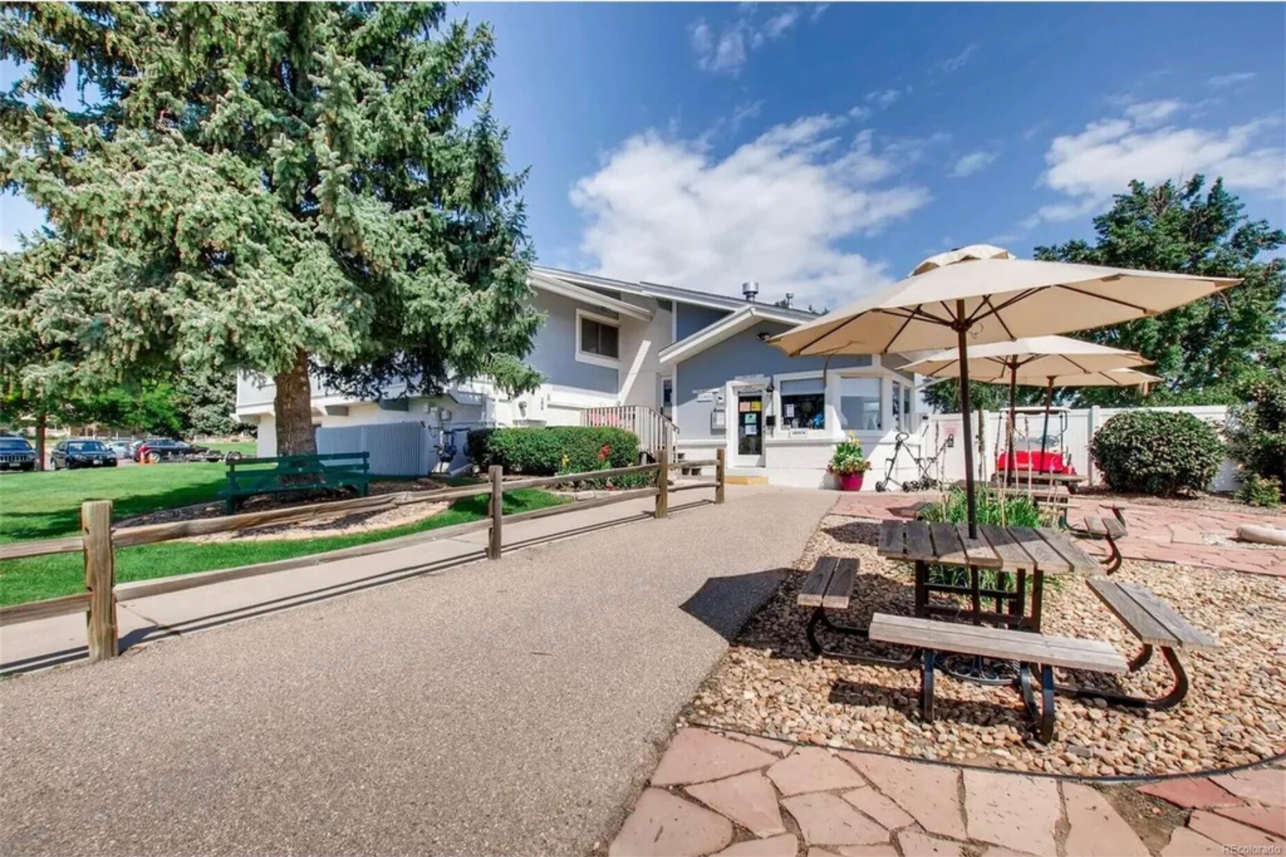 Building Photo - 205 Cypress Cir