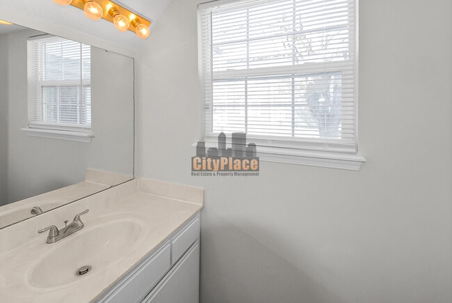 Building Photo - 3469 N Illinois St