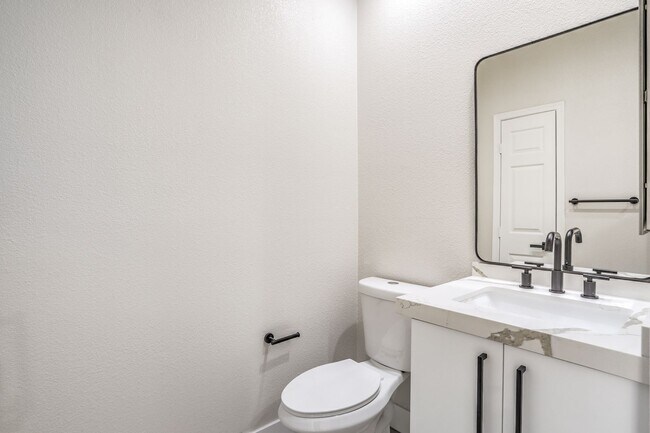 Building Photo - Luxury 5-Bedroom Home in Guard-Gated Community with 3-Car Garage
