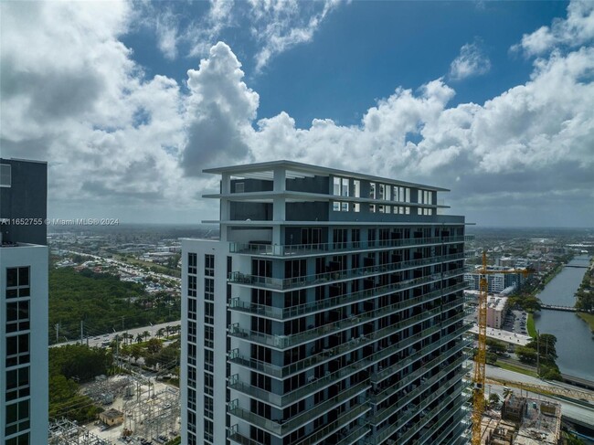 Building Photo - 16385 Biscayne Blvd