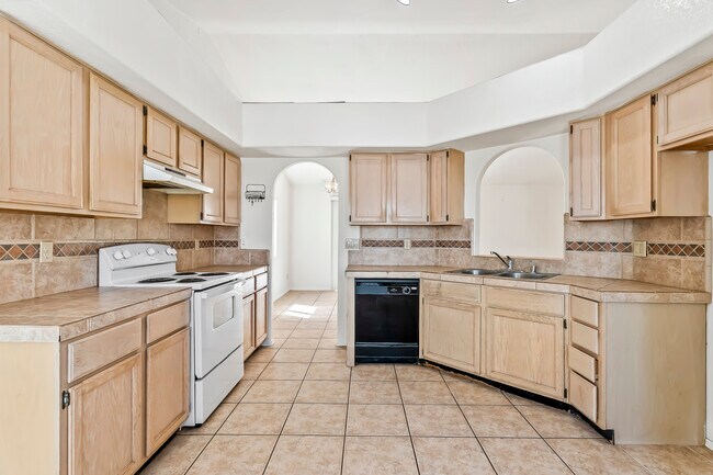 Building Photo - 1934 Easy St