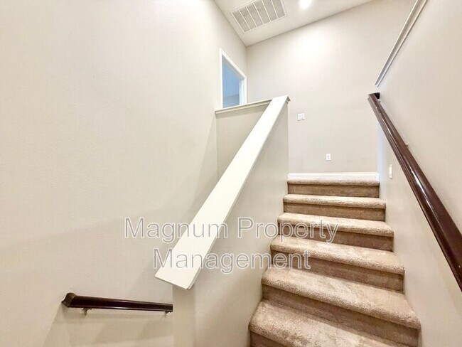 Building Photo - 40390 Calle Real