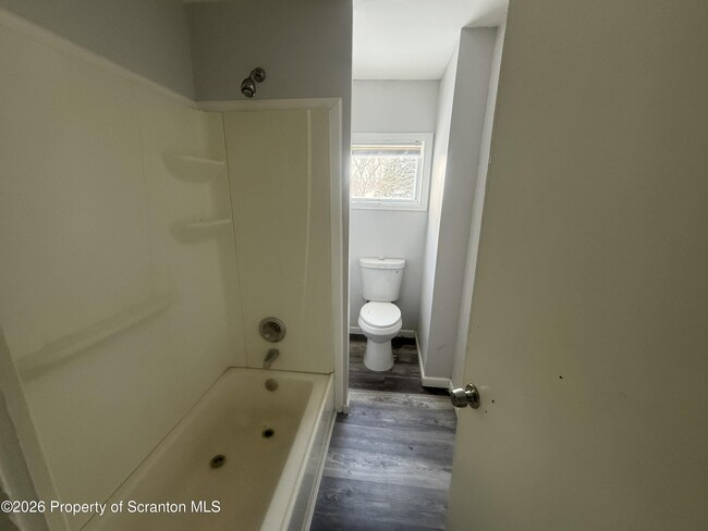 Building Photo - 2030-2032 Washburn St