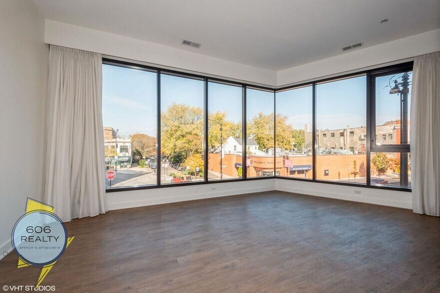 Building Photo - 3462 N Lincoln Ave