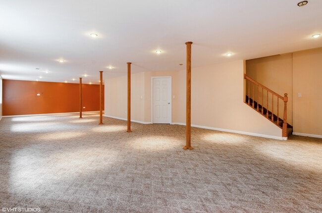 Building Photo - 285 Seaton Ct