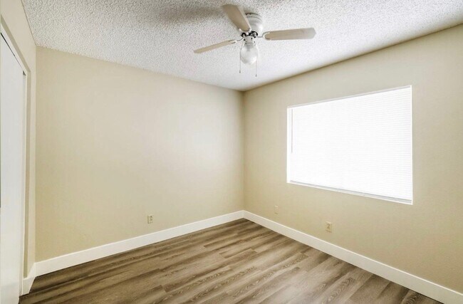 Building Photo - 9503 W Las Palmaritas Dr