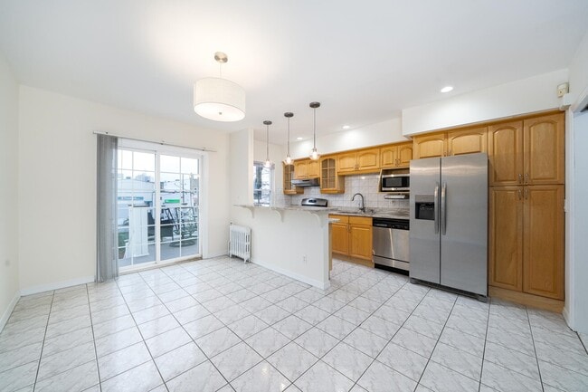 Primary Photo - 6128 Madison St