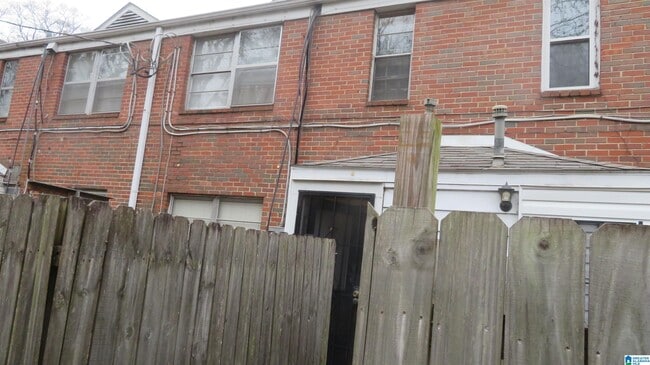 Building Photo - 1731 Valley Ave