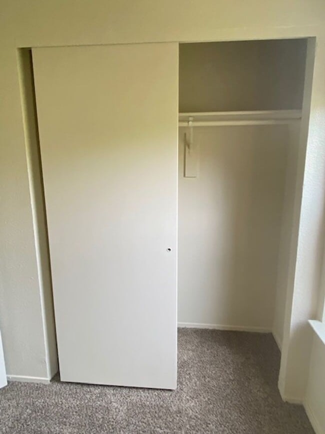 Building Photo - 2 BEDROOM CONDO BY UNT