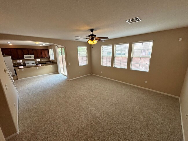 Building Photo - Elegant 3Bed/3Bath Home with Loft in the P...